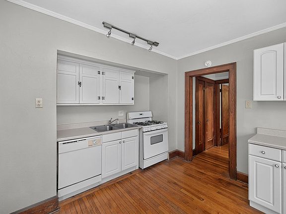 4th image of 220 Atkinson St APT 2