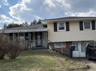 1027 McConnell Dr, Moundsville, WV