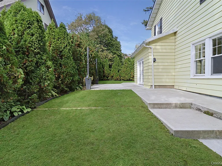 52 Sickles Ave — Photo 31
