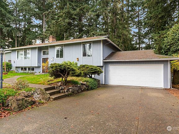 4th image of 4814 86th Avenue Ct W