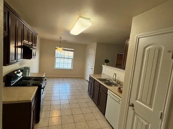 1238 Wheelock St, Lubbock, TX 79403