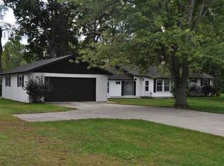 S Crestview Dr, Winamac, IN 46996