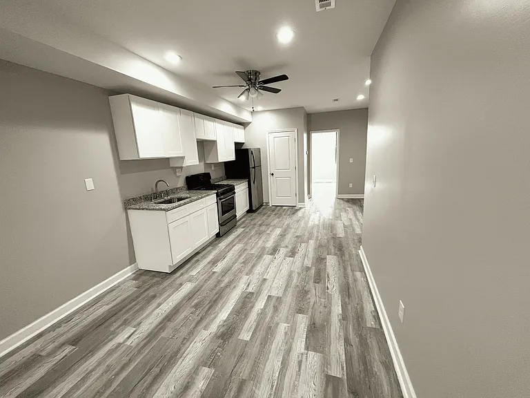 200 E 22nd St #2 — Photo 1