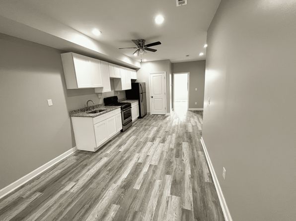 200 E 22nd St #2