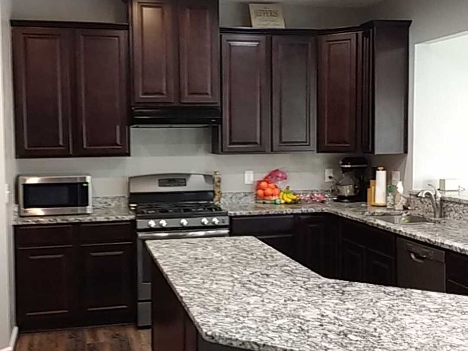 2nd image of 1364 Quakers Way