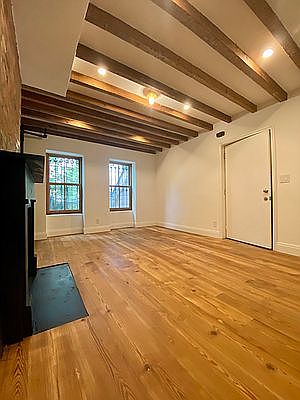 2nd image of 424 Park Pl #1
