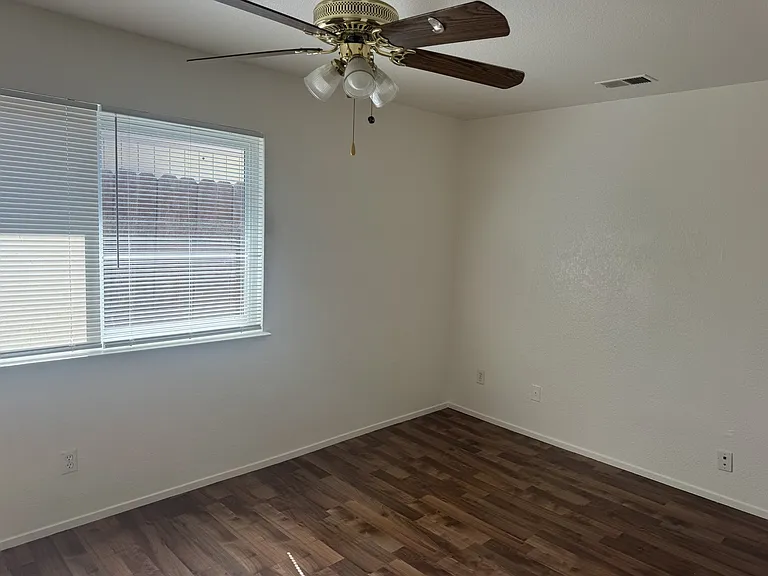 240 Bendorf Dr #9 — Photo 7
