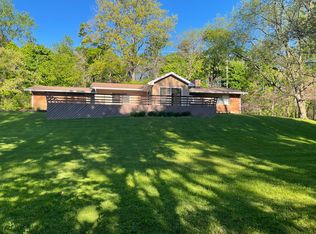 3525 Squirrel Rd, Bloomfield Hills, MI 48304