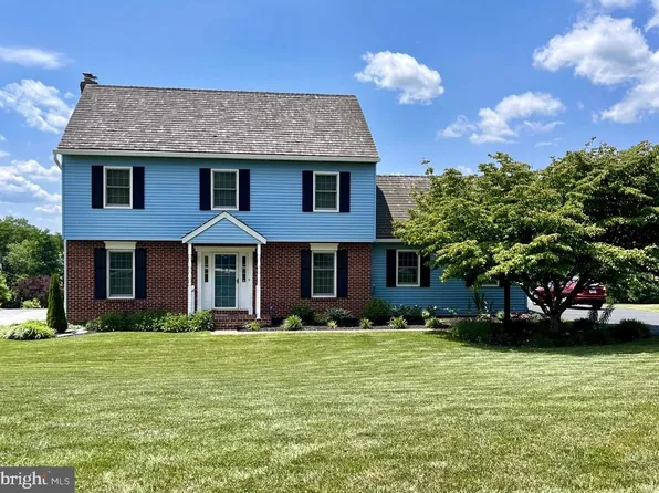 3 Country Manor Ln, New Freedom, PA 17349