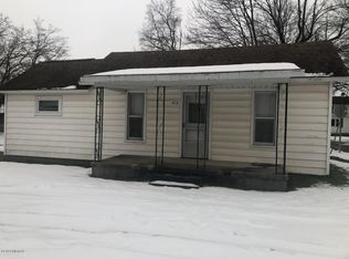 414 E State St, Colon, MI 49040