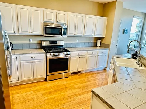 4715 Bradford Ln — Photo 7