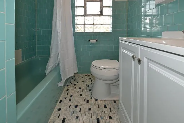 6326 N Artesian Ave #M01R — Photo 17