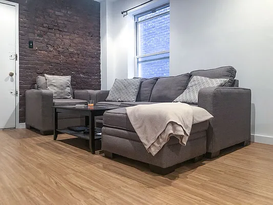 Rented by Kahen Properties | media 33