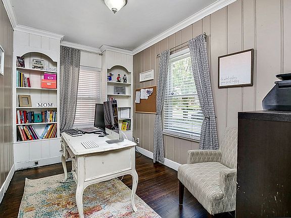 4th image of 16561 Ashton Ave