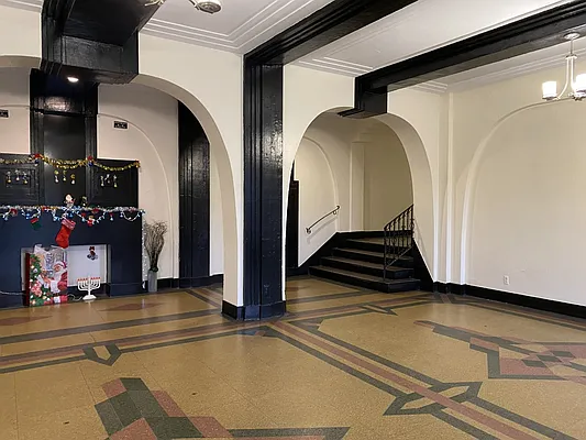 Rented by FirstService Realty (legacy) | media 10