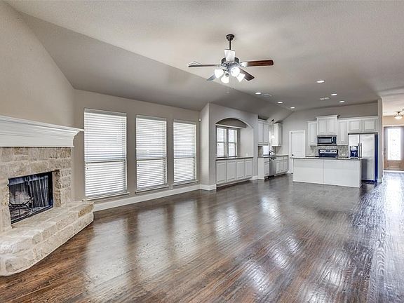 5th image of 608 Tierra Vista Way