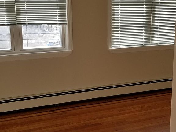 4th image of 30 N High St Floor 1