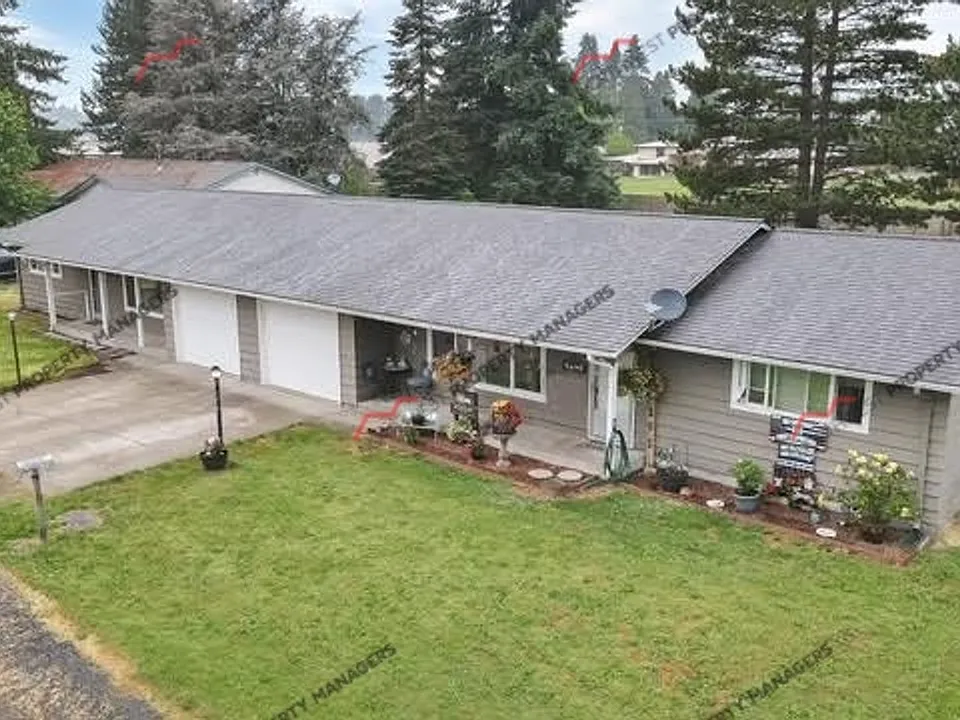 3201-3203 Laurel Ln