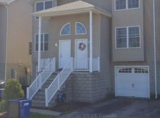 4111 Wood Hills Dr, Erie, PA 16510
