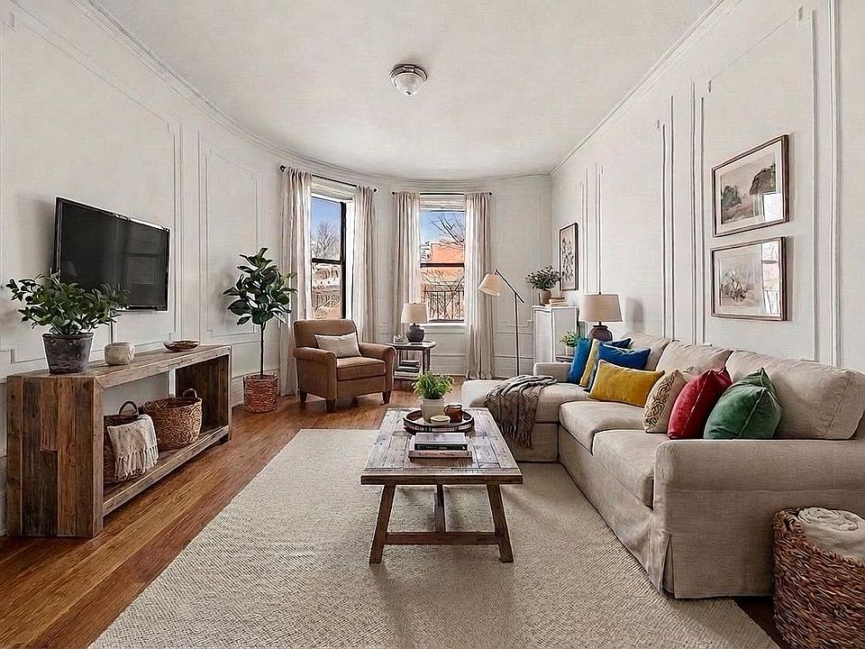 1st image of 310 Windsor Pl APT 32