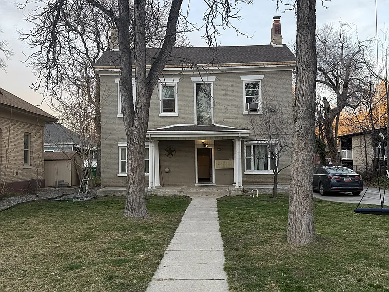 319-100 N 1st — Photo 13