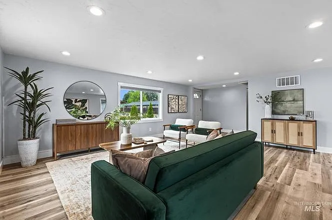 2043 S Leadville Ave — Photo 5