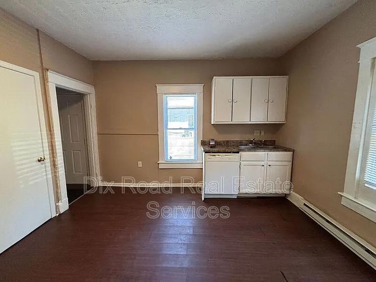 1618 Taylor Ave — Photo 8