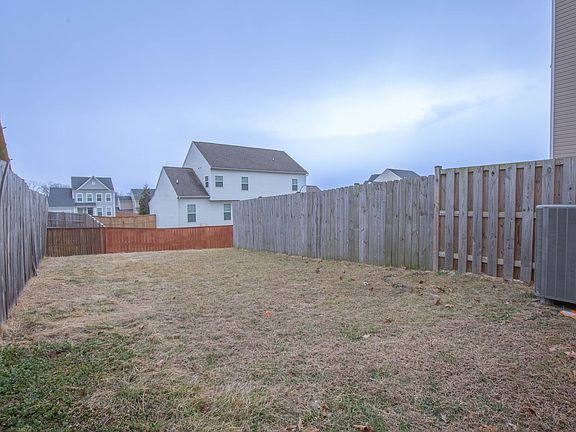 5th image of 440 Rumbling Rock Rd