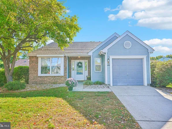 506 Violet Ct, Mount Laurel, NJ 08054