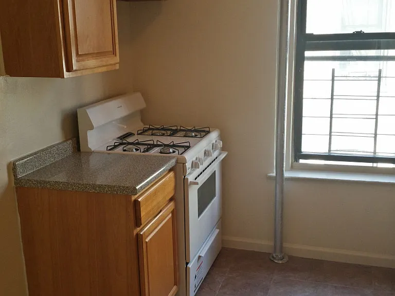 2280 Grand Ave #D5 — Photo 4