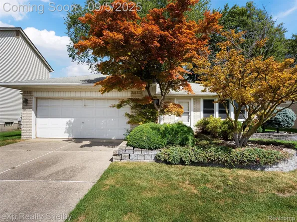 3349 Dobbin Dr, Sterling Heights, MI 48310