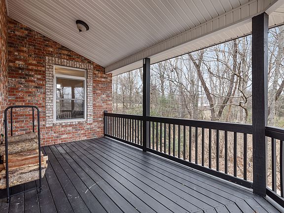 6th image of 442 Lakeview Cir