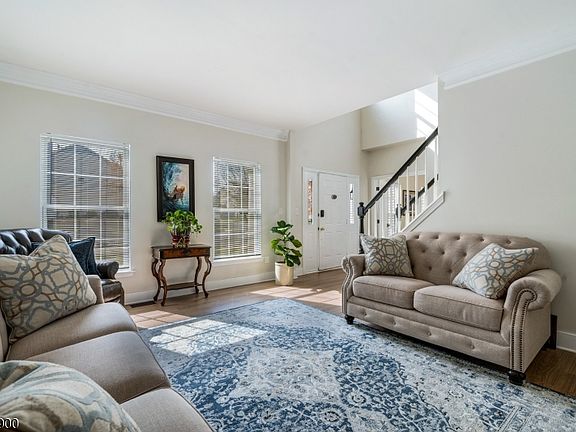 4th image of 1833 Gary Road