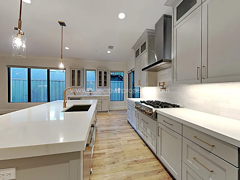 4305 Emerson Ave — Photo 3