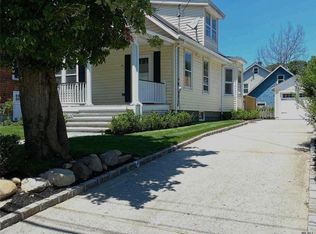 16 Littleworth Ln, Sea Cliff, NY 11579