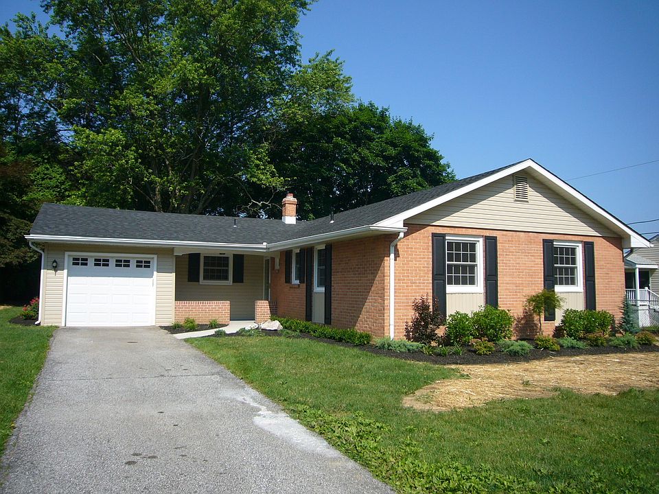 1st image of 2802 E Oakland Dr