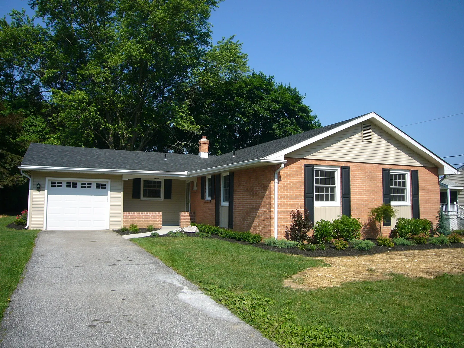 2802 E Oakland Dr photo 1