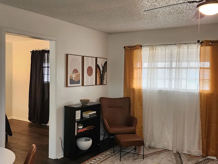 306 N Toledo Ave — Photo 3