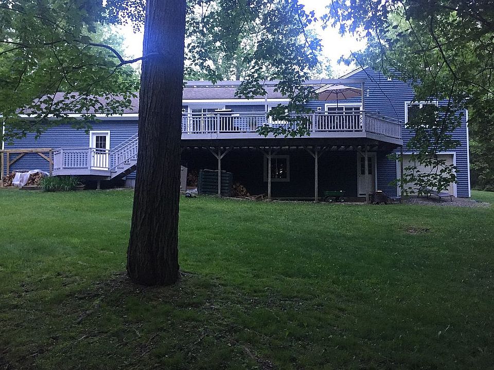2nd image of 28 N Mark Dr