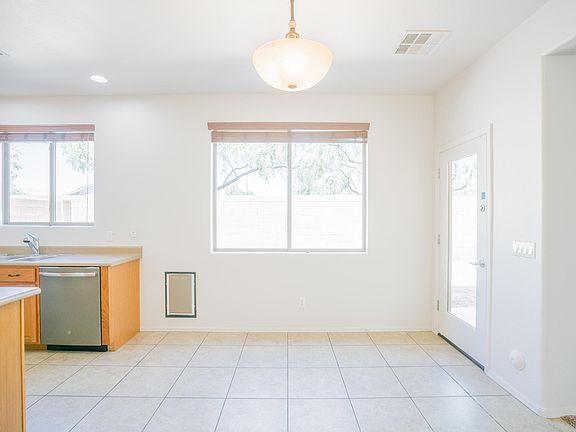 3rd image of 17600 W Mauna Loa Ln