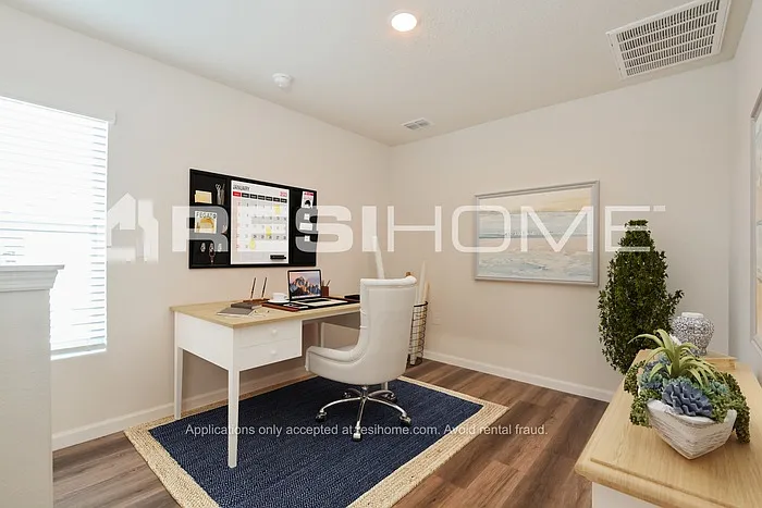 5270 Inglewood Dr — Photo 10