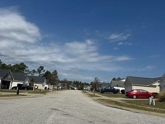 5th image of 14 Finch Wood Dr