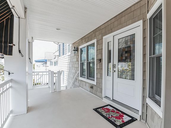 3rd image of 873 Brighton Pl #873