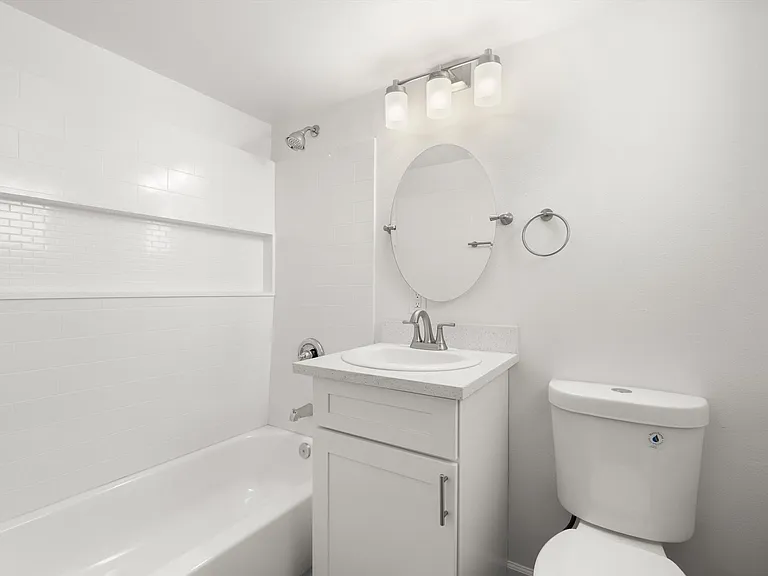 9139 - Jade Apts — Photo 10