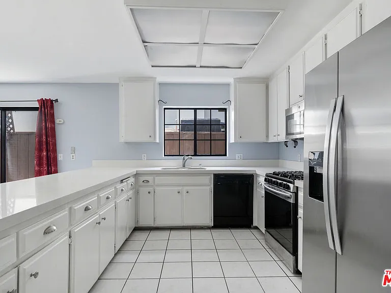 3113 Thatcher Ave — Photo 17