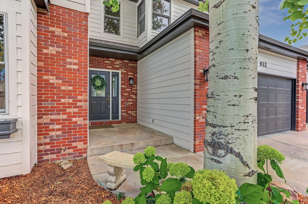 932 Alexandria Dr