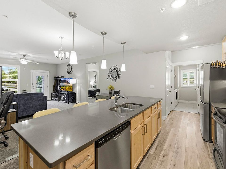 1st image of 4642 Hahns Peak Dr #101
