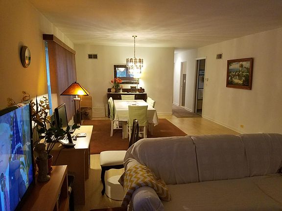 4th image of 2910 W Bryn Mawr Ave