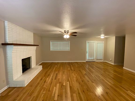 5th image of 299 Meadowbrook Dr