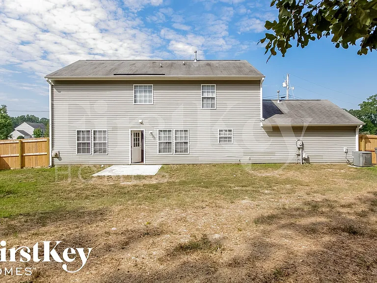 1102 Eastwood Dr — Photo 14